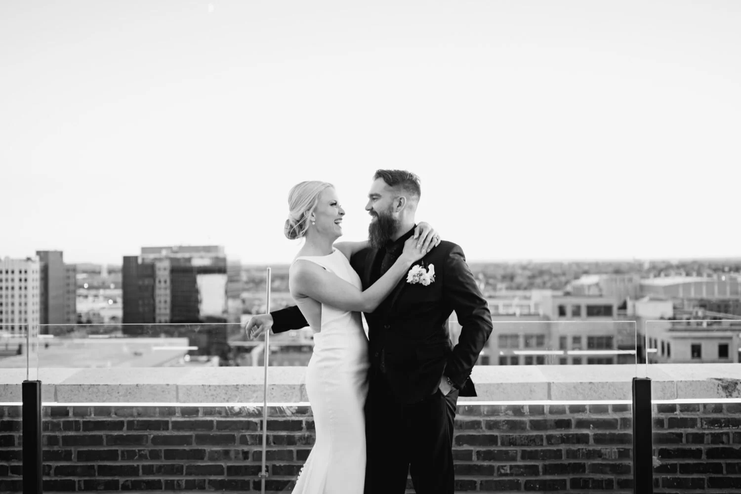55_sioux-city-rooftop-wedding-photos-1500x1000.jpg