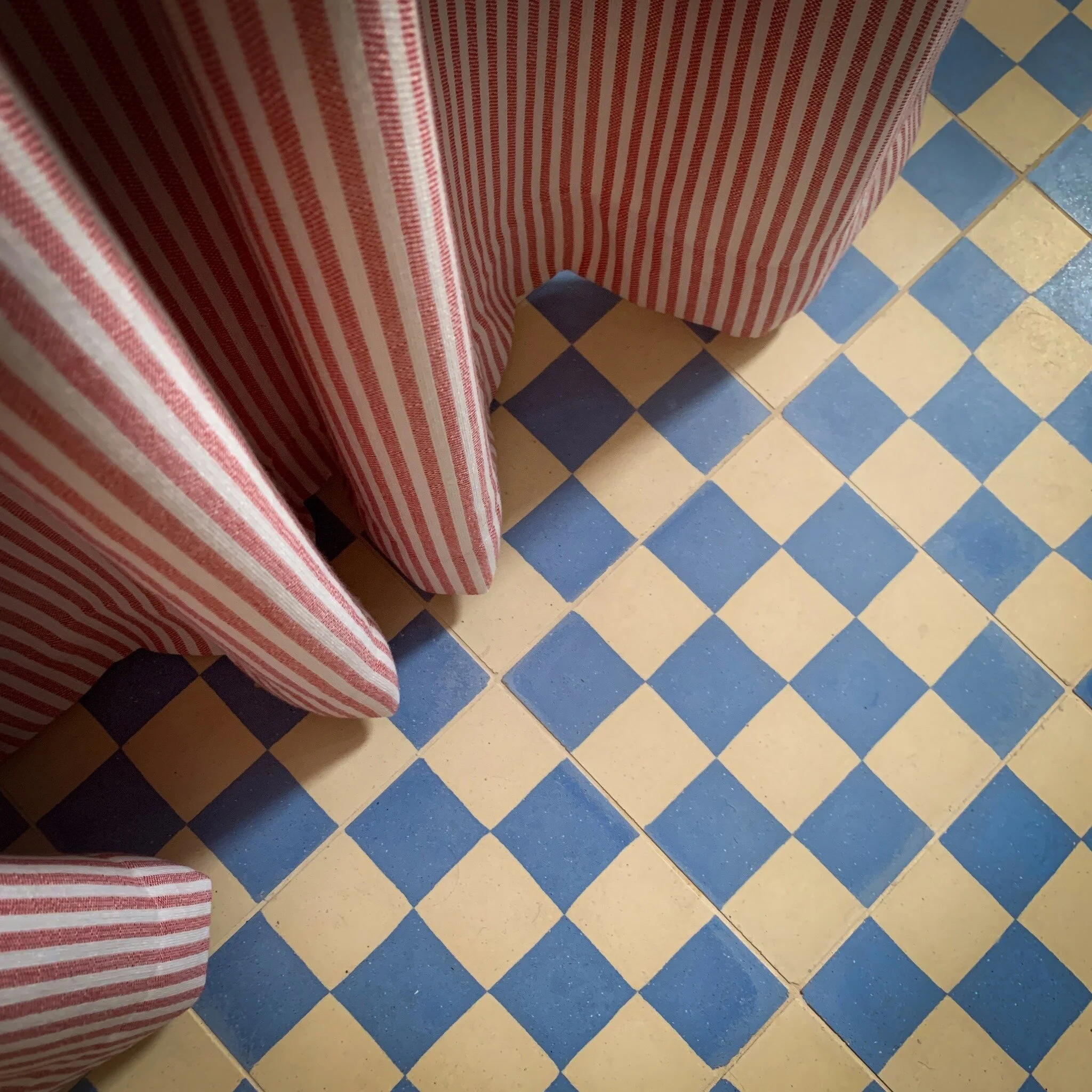 Checks and Stripes for a #pinstripecurtains #checkeredtiles #interiors  bathroom in our recent Forest Gate project.
For this bijou bathroom we wanted to create something stylish yet playful so we opted for a striped curtain (can never resist a strip