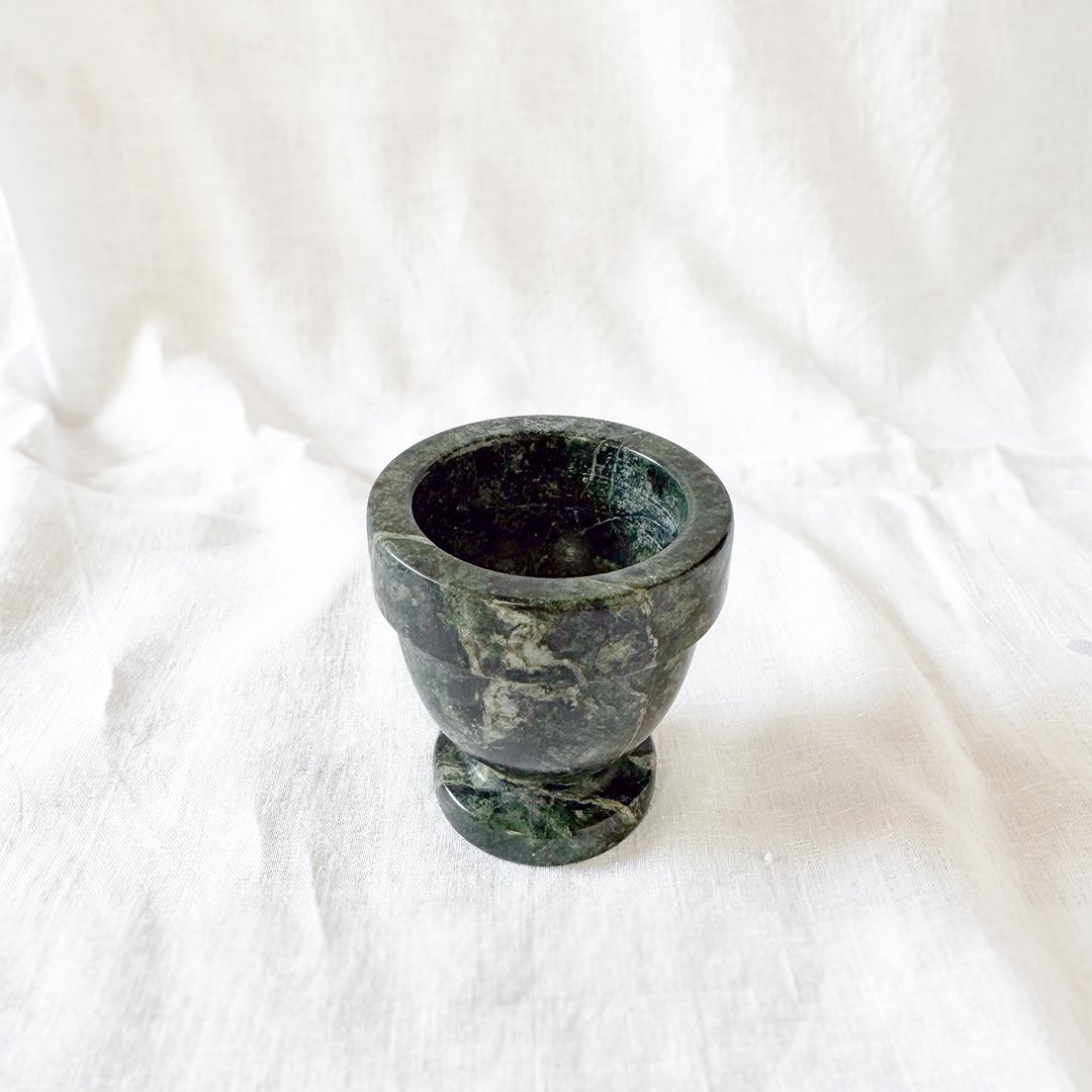 PartnerLondon_TheEdit_Salt-Pinch_Emerald-Vase-02.jpg