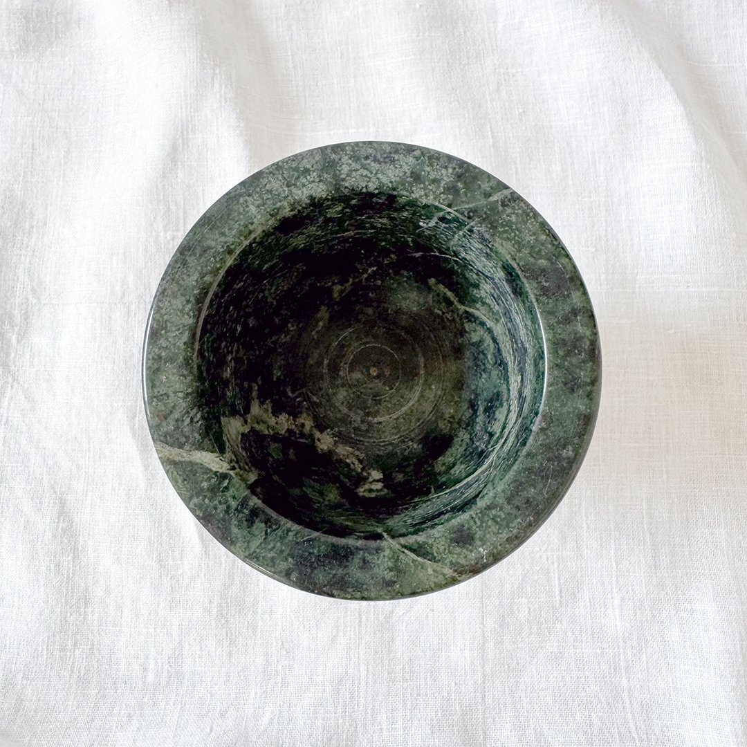 PartnerLondon_TheEdit_Salt-Pinch_Emerald-Vase-03.jpg