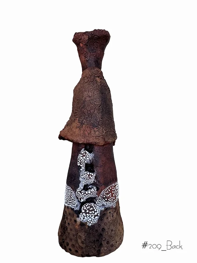"Viajero #209-Back" ©HG, Sculptural Clay. Oxide, and Glaze.