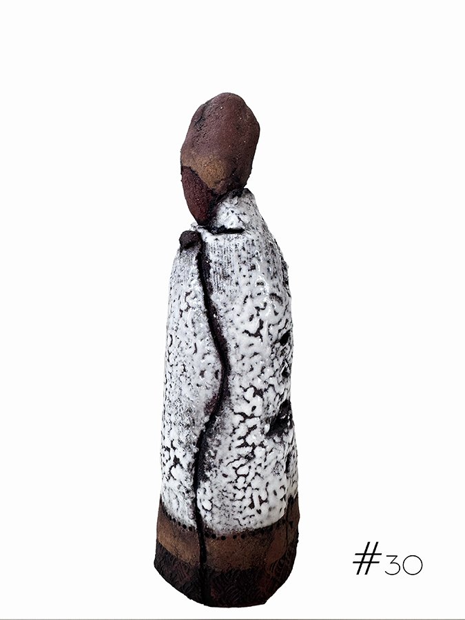 "Viajero #30" ©HG. Sculptural Clay, Oxide, and Glaze.