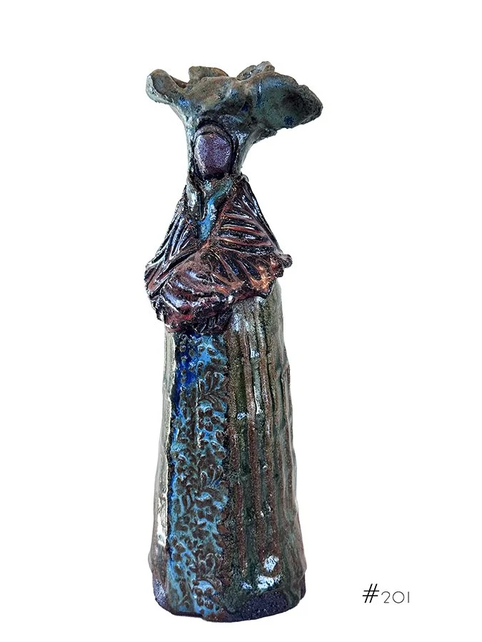 "Viajero #201" ©HG. Sculptural Clay, oxide, and glaze.