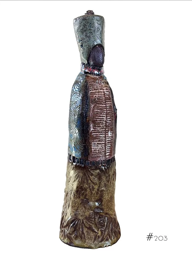 "Viajero #203" ©HG. Sculptural Clay, oxide, and glaze.