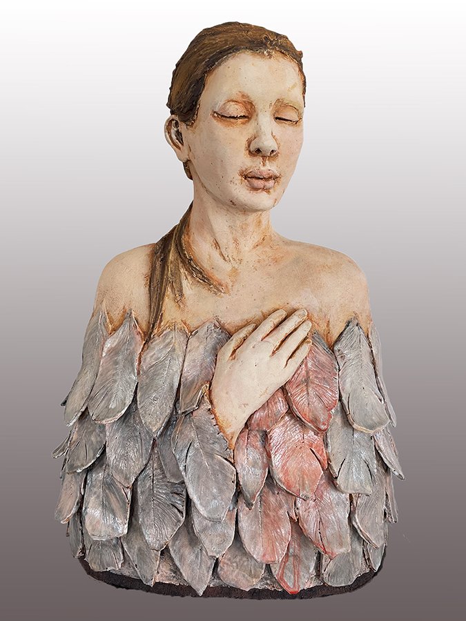 "Porque no te olvido..." ©HG, Mid-fire red sculptural clay, engobe, oxide, underglaze, and glaze, 19” H x 12” W x 9” D.