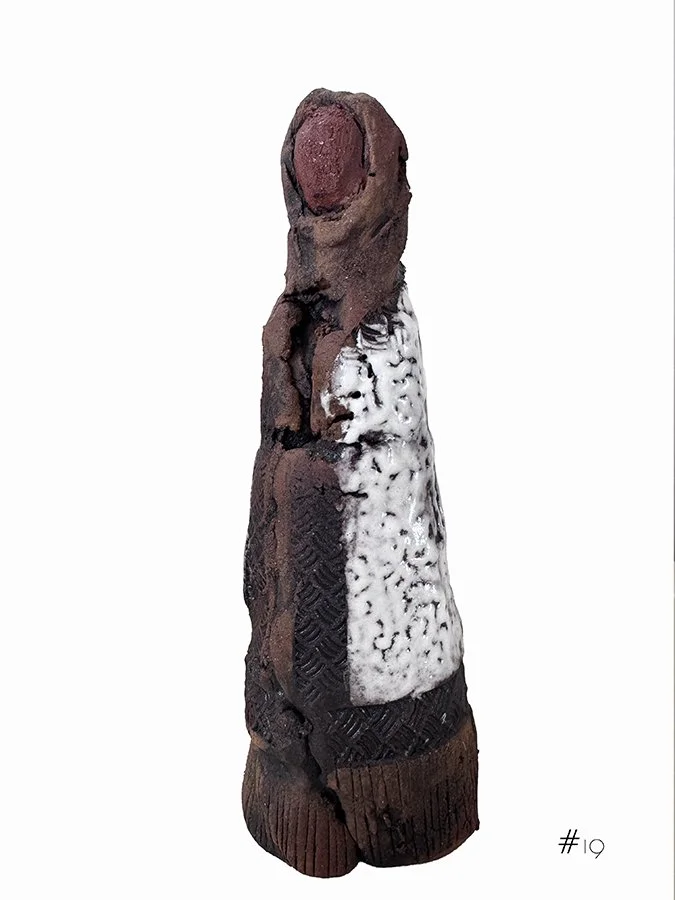 "Viajero #19" ©HG. Sculptural Clay, Oxide, and Glaze.