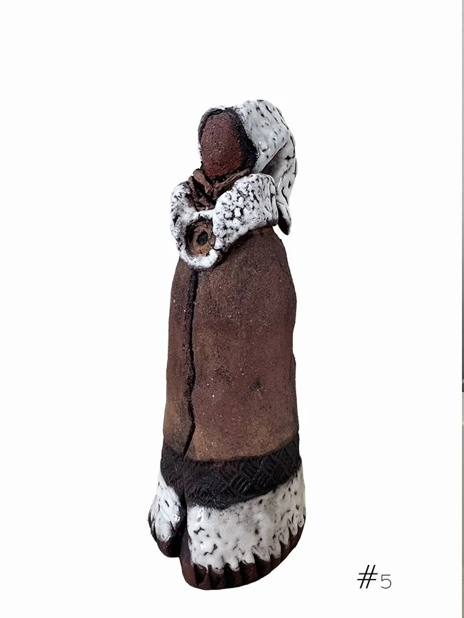 "Viajero #5" ©HG. Sculptural Clay, Oxide, and Glaze.