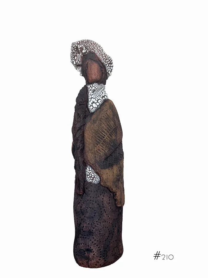 "Viajero #210" ©HG, Sculptural Clay. Oxide, and Glaze.