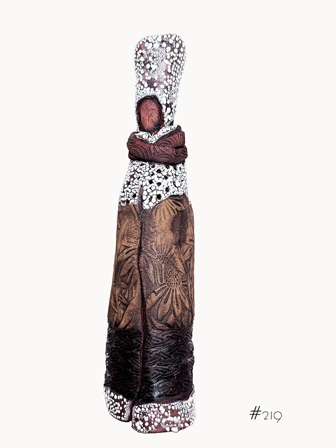 "Viajero #219" ©HG, Sculptural Clay. Oxide, and Glaze.
