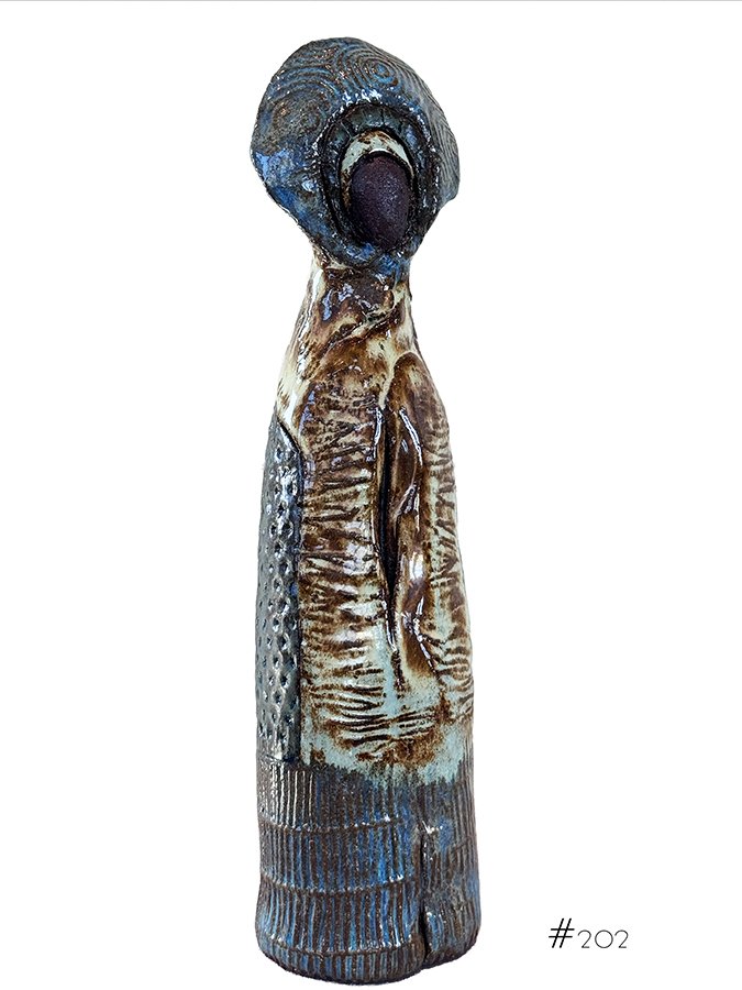 "Viajero #202" ©HG. Sculptural Clay, oxide, and glaze.