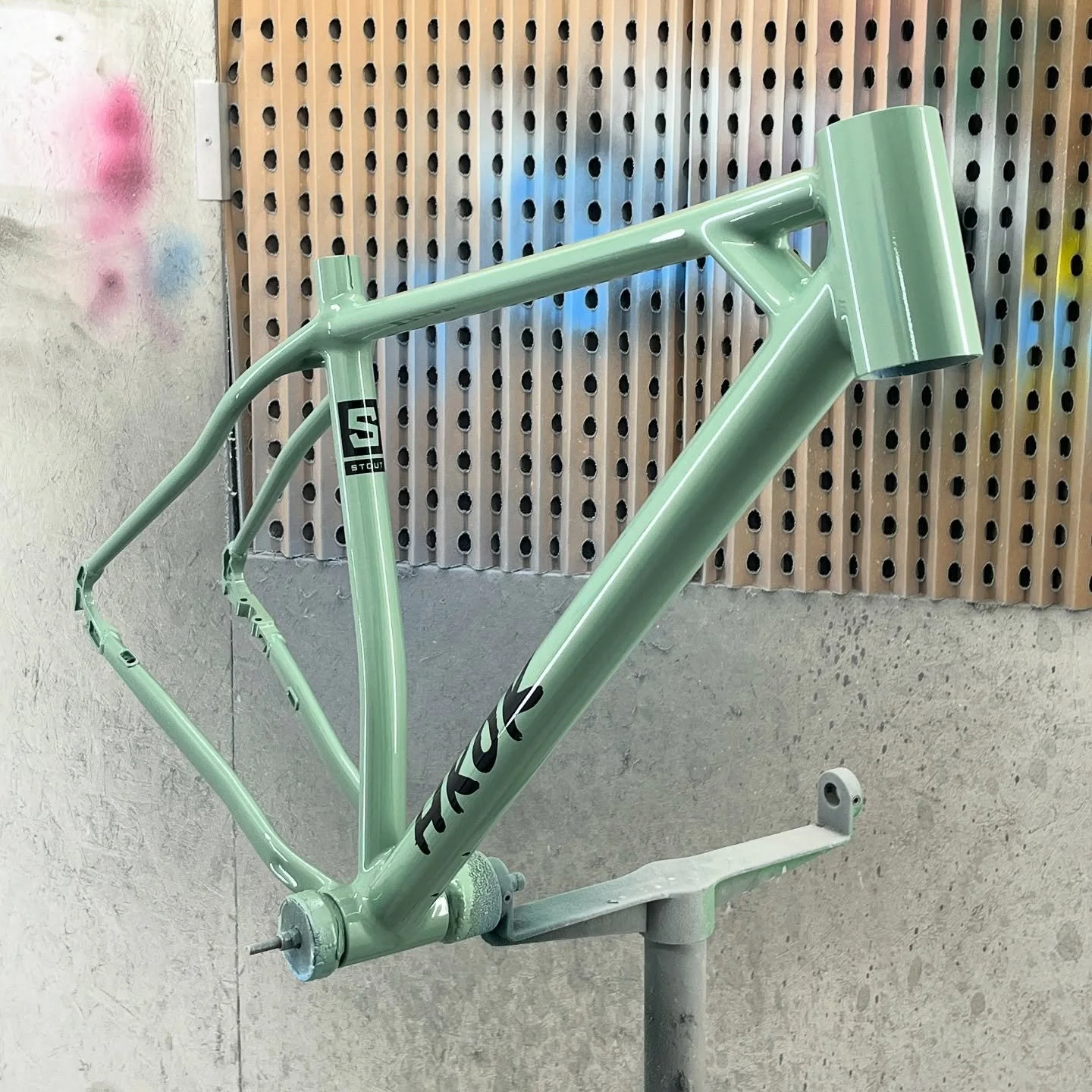 #32er with it&rsquo;s jacket on. Just waiting on wheels to be finished and should get built up before the break! #framebuilding #aluminium #dedacciai