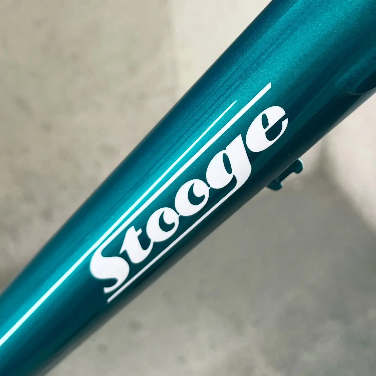 Greg&rsquo;s @stoogecycles dressed in a lovely Aston Martin turquoise colour and ready to head out the door.