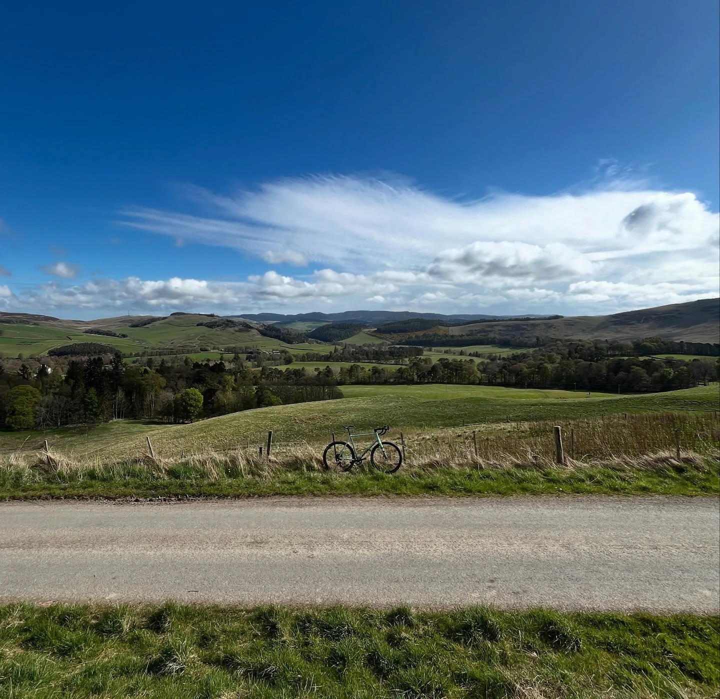 Very long drive back from @bespoked.cc last night, but worth it for such a fun weekend and managed to grab some sunshine this morning before starting back to customer work. Good to chat with visitors, builders, trade and media and big thanks to @miff