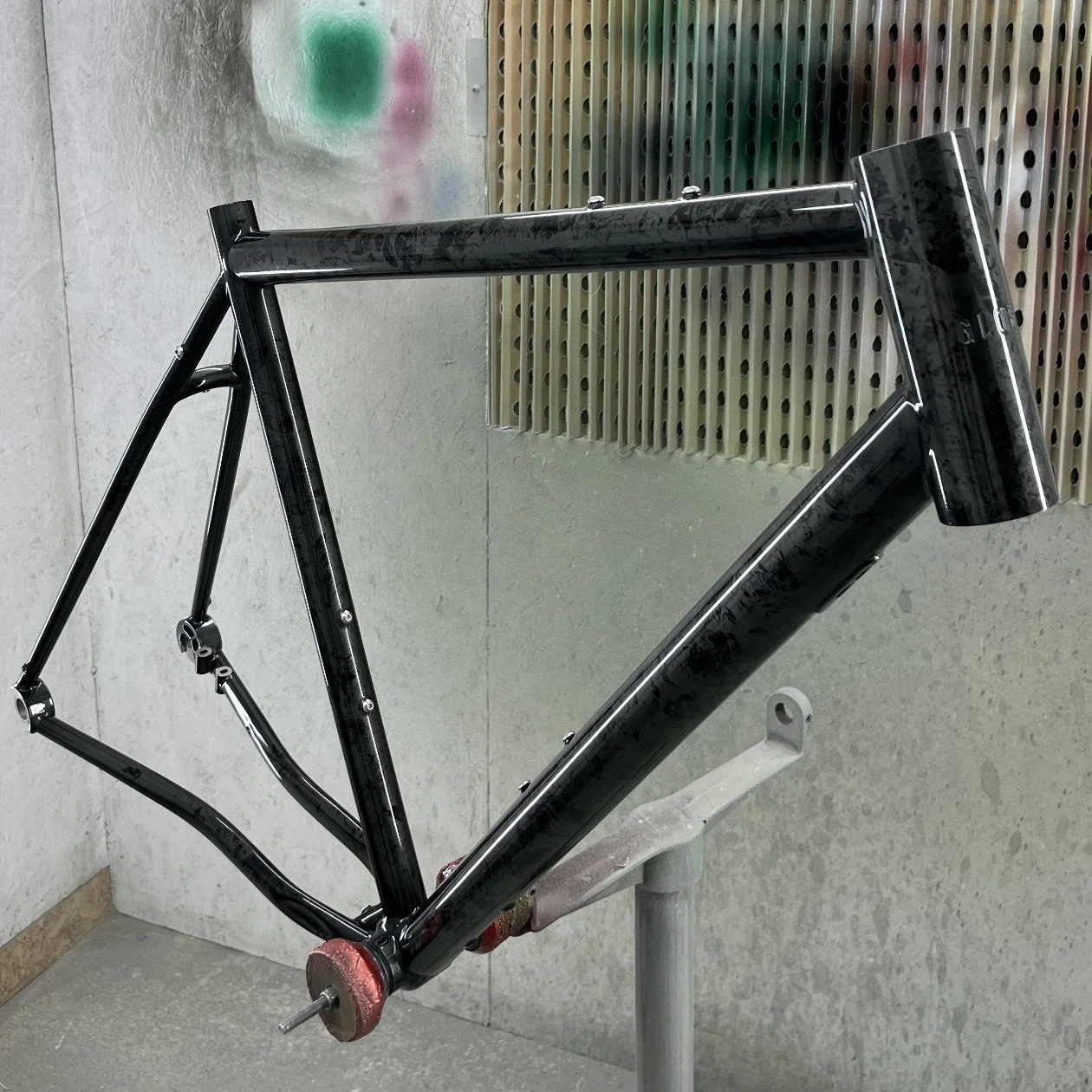 stout-cycles-gloria-titanium-gravel-custom-paint-02.jpg