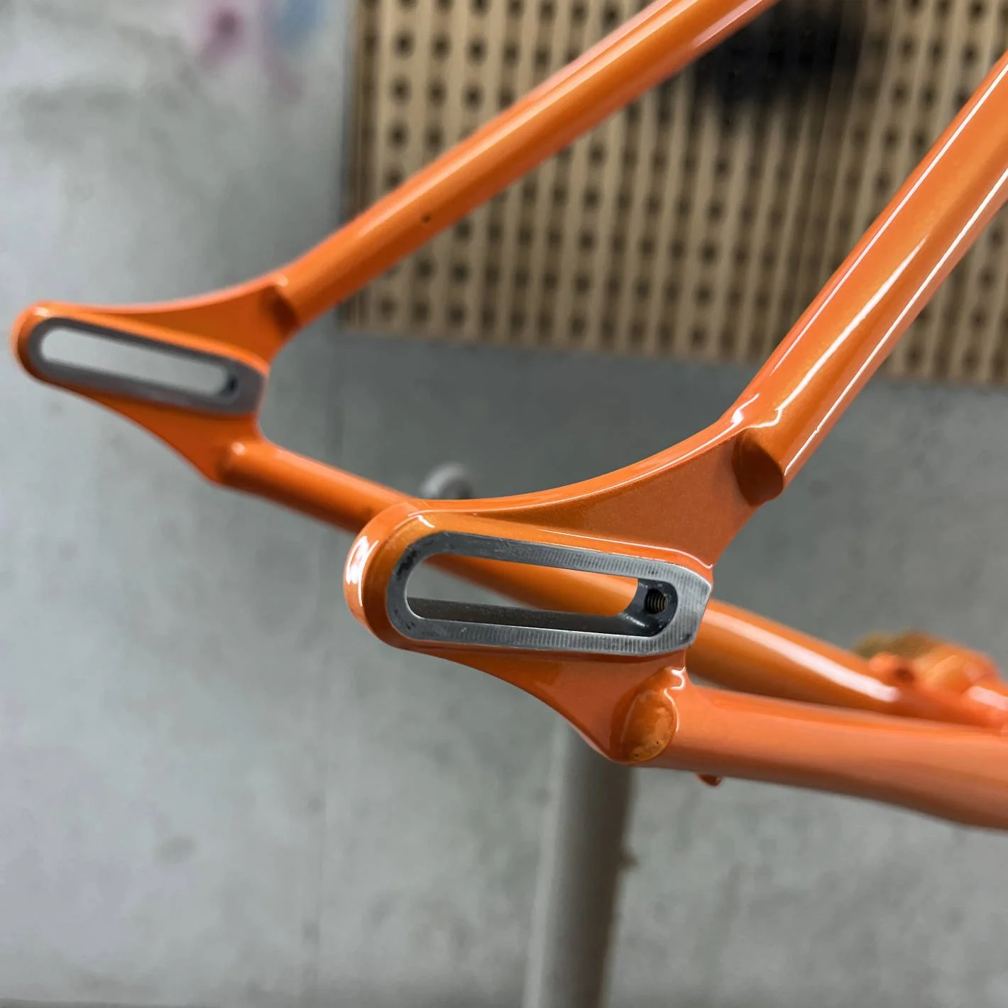 stout-cycles-singlespeed-steel-hartail-custom-paint-orange.jpg