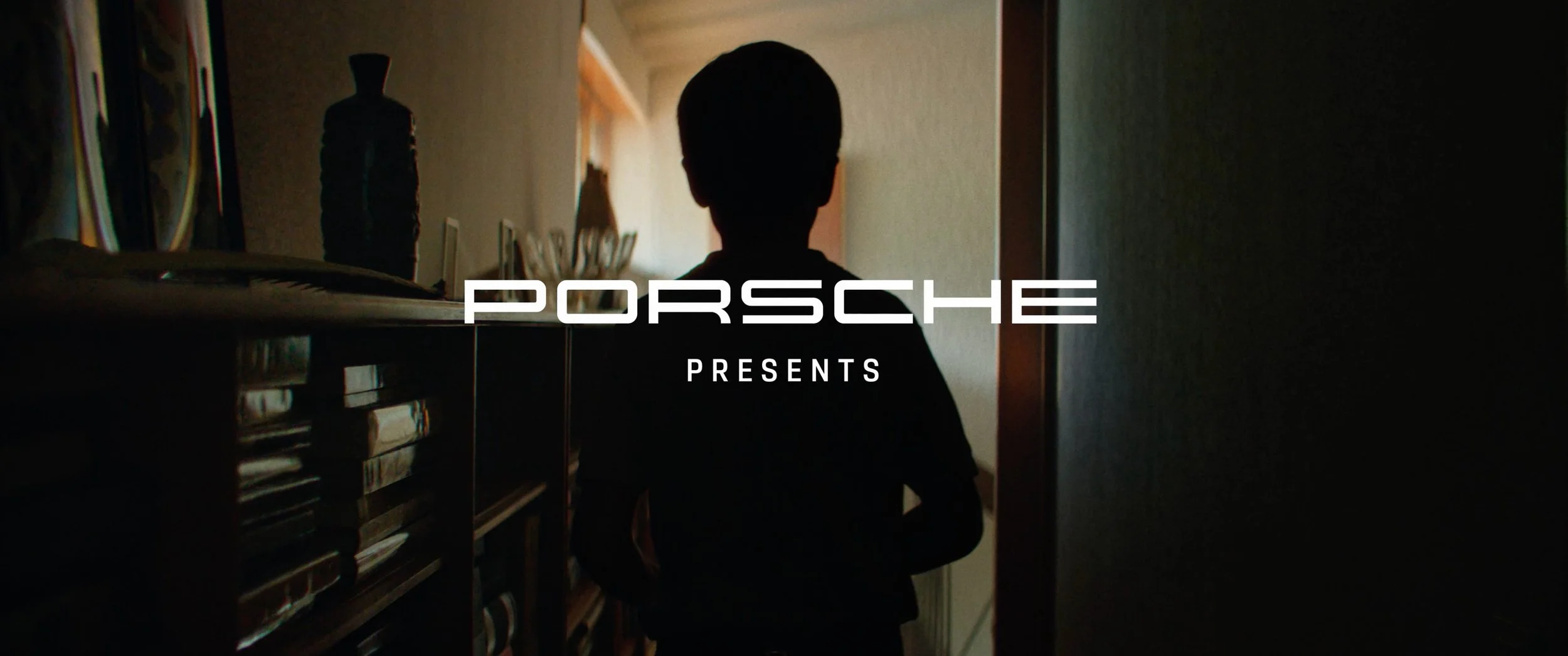 PORSCHE LONDON 007.jpg