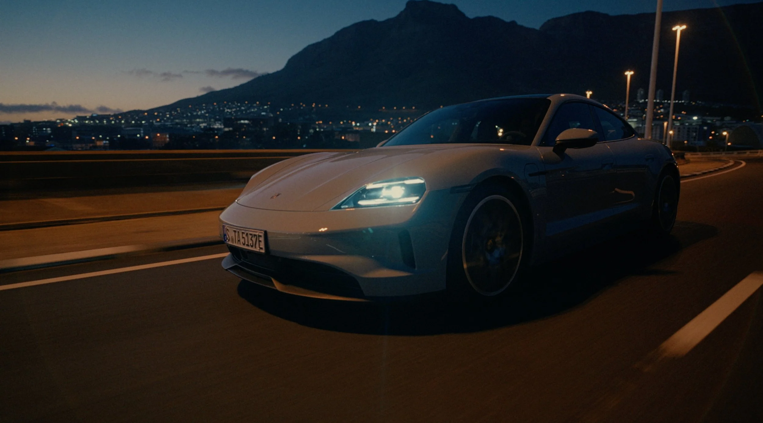 PORSCHE OVERFEEL 021.jpg