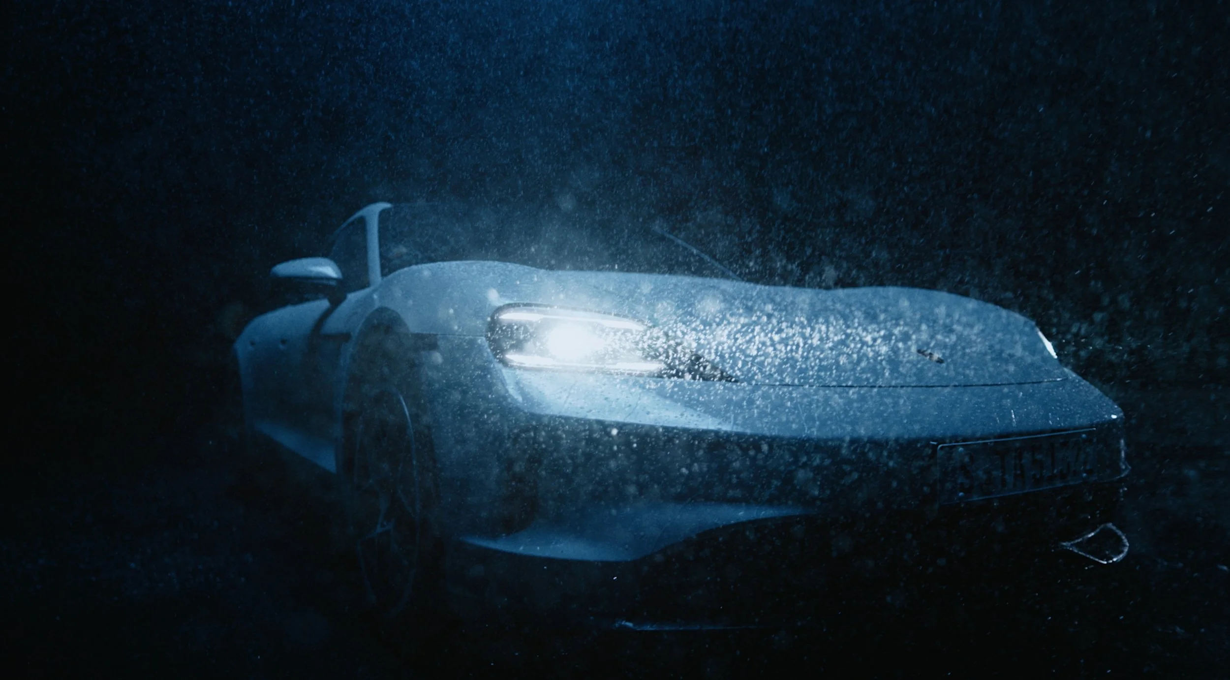 PORSCHE OVERFEEL 002.jpg