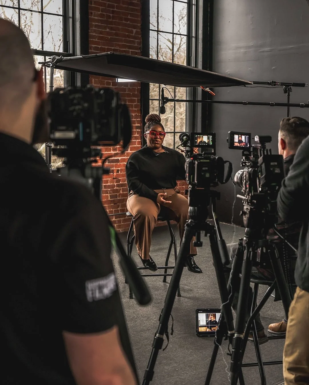 Behind the scenes at Dawn Treader Christian School.
Amazing story. Incredible people. Beautiful location.
Grateful to help bring it all to life.
&bull;
&bull;
&bull;
&bull;
#northernboundproductions #behindthescene #onsetlife #videoproduction #storyt