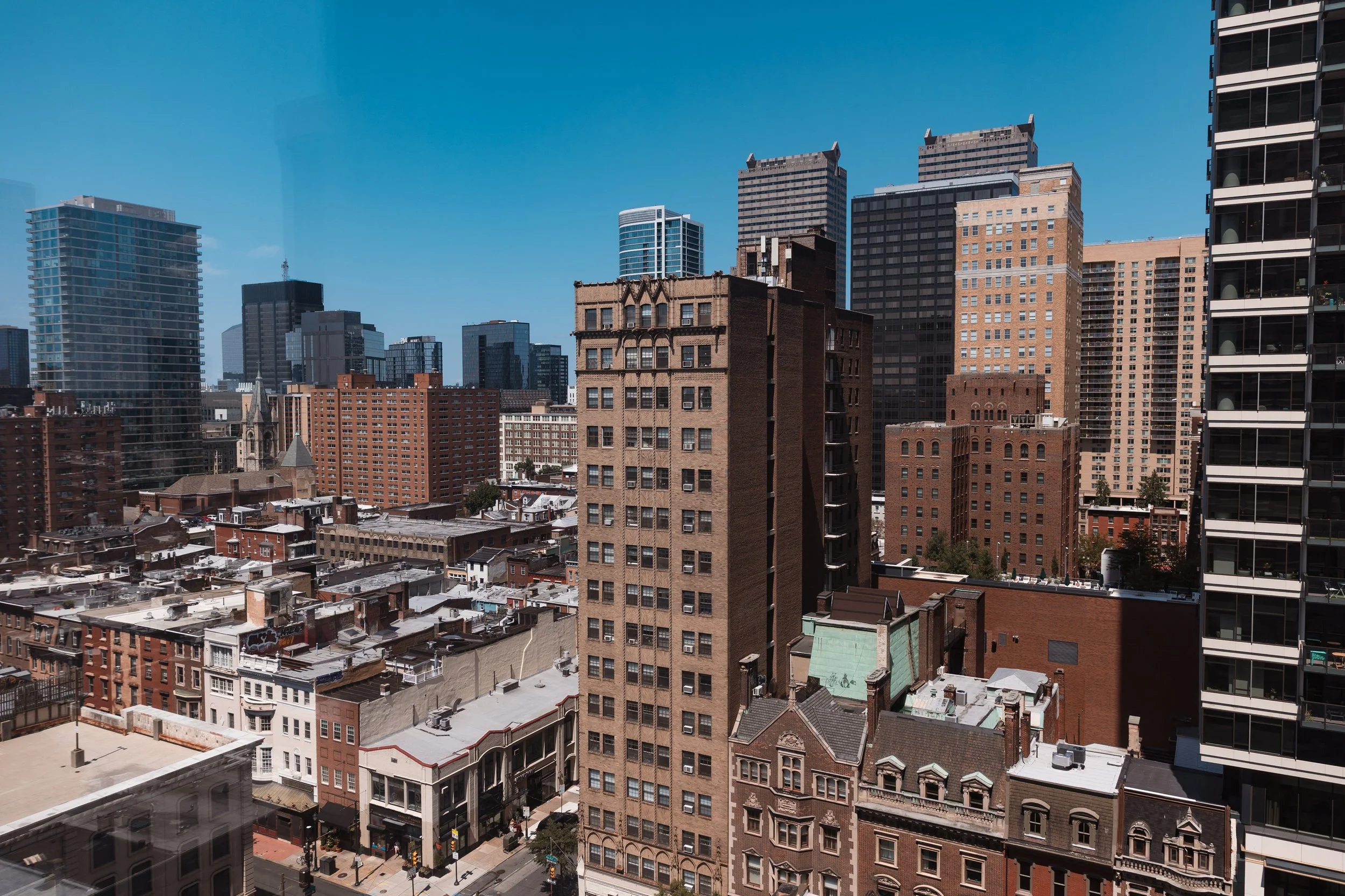 Hannah & Zach wedding at Rittenhouse -8.jpg