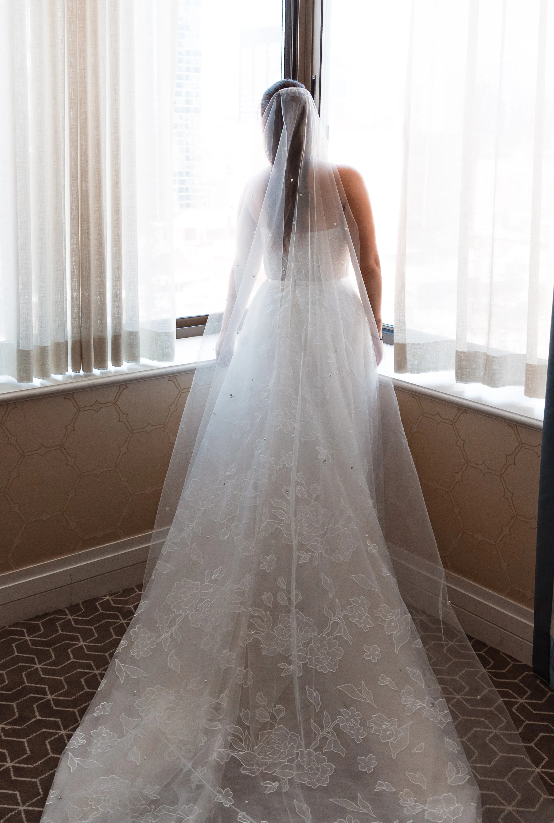 Hannah & Zach wedding at Rittenhouse -11.jpg