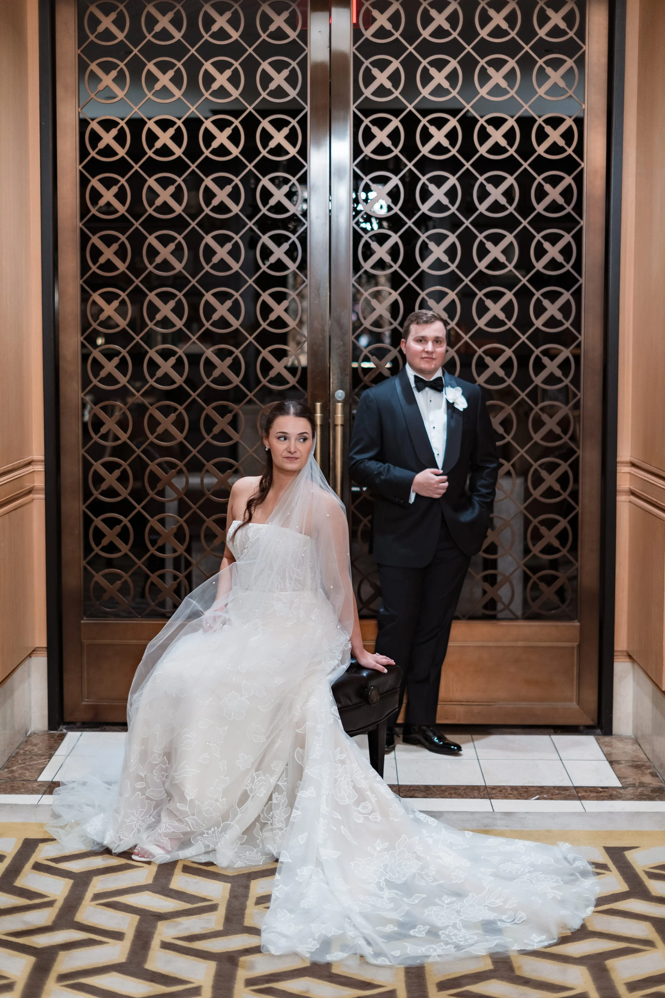 Hannah & Zach wedding at Rittenhouse -23.jpg