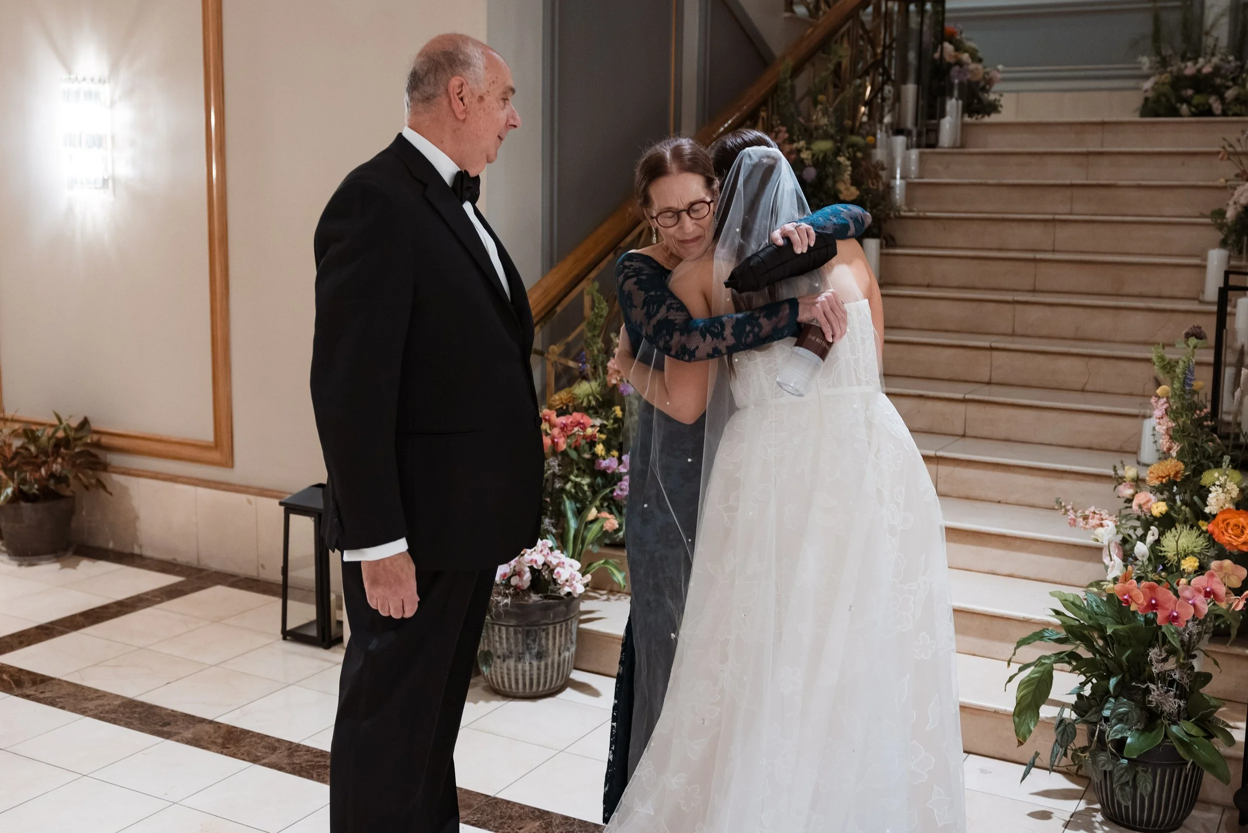 Hannah & Zach wedding at Rittenhouse -35.jpg