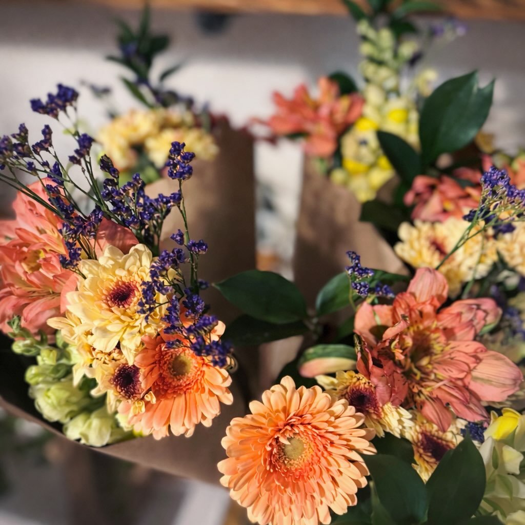 Something fresh is blooming at NoPo tomorrow&hellip; 🌷
You&rsquo;re going to want to stop by.

Blooms by @northinbloomfloral