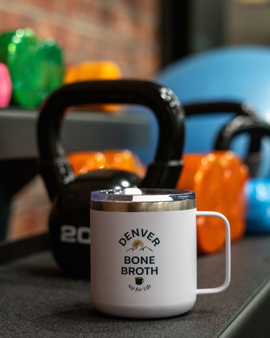 We have the secret to crushing your health goals this year! 🏋️

*Hint* It's bone broth.

Drinking bone broth before - or after - your workout will help you add essential nutrients such as protein, amino acids, electrolytes and collagen to help boost