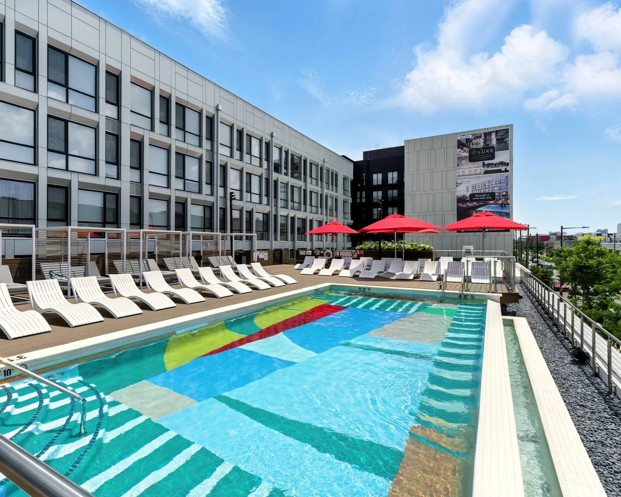 The Luxe at 1705 N American