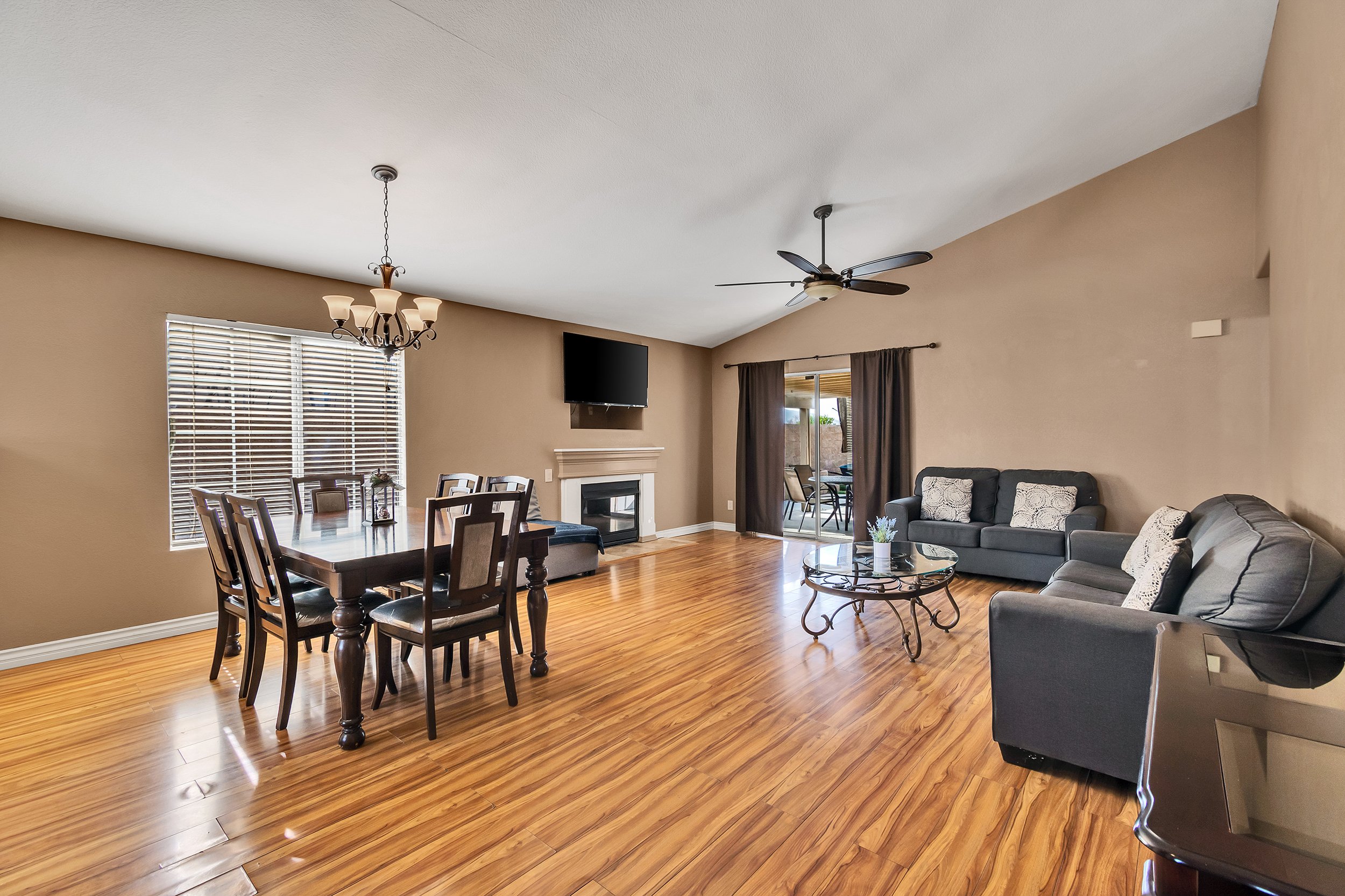 Living Dining 1.jpg