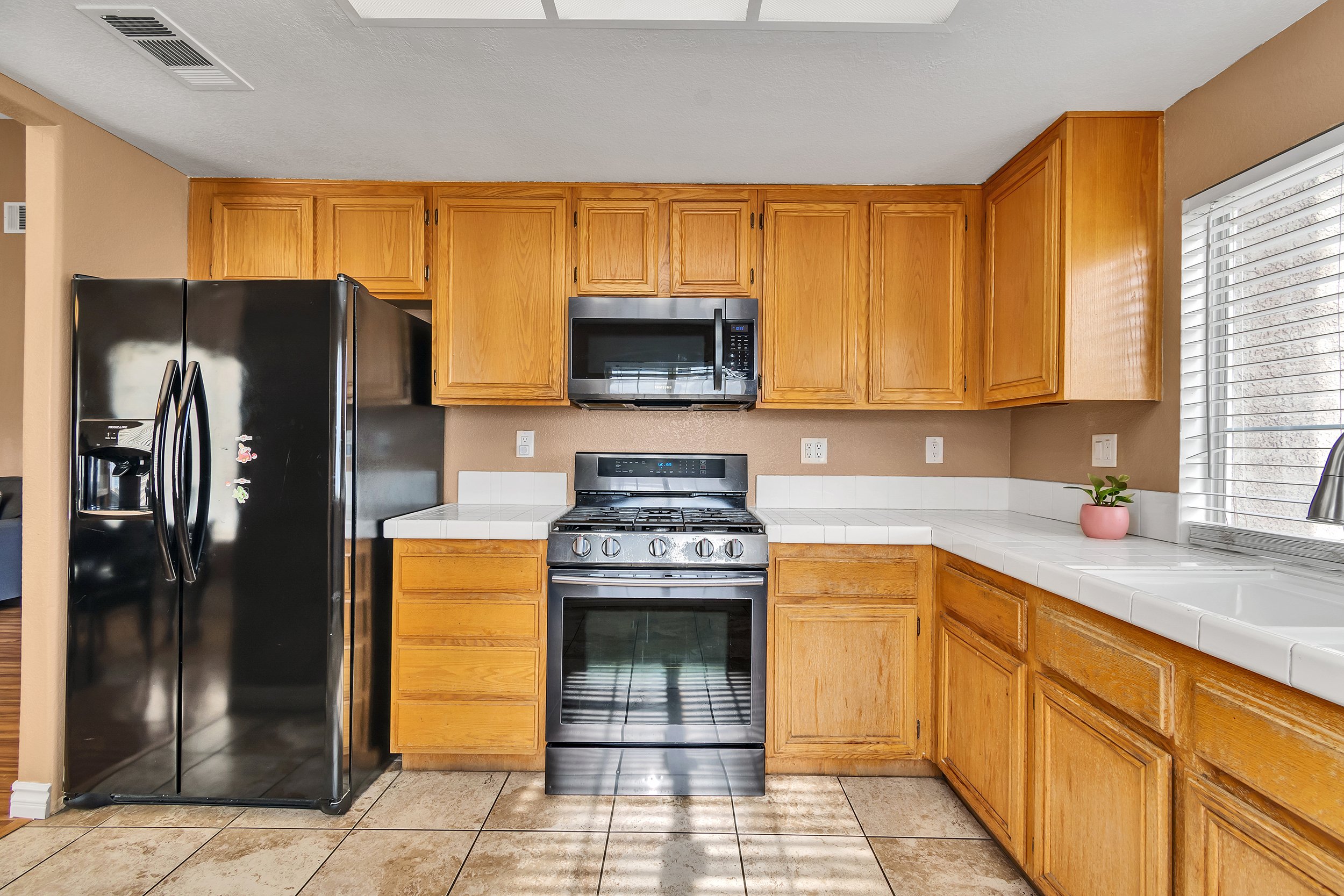 Kitchen 2.jpg