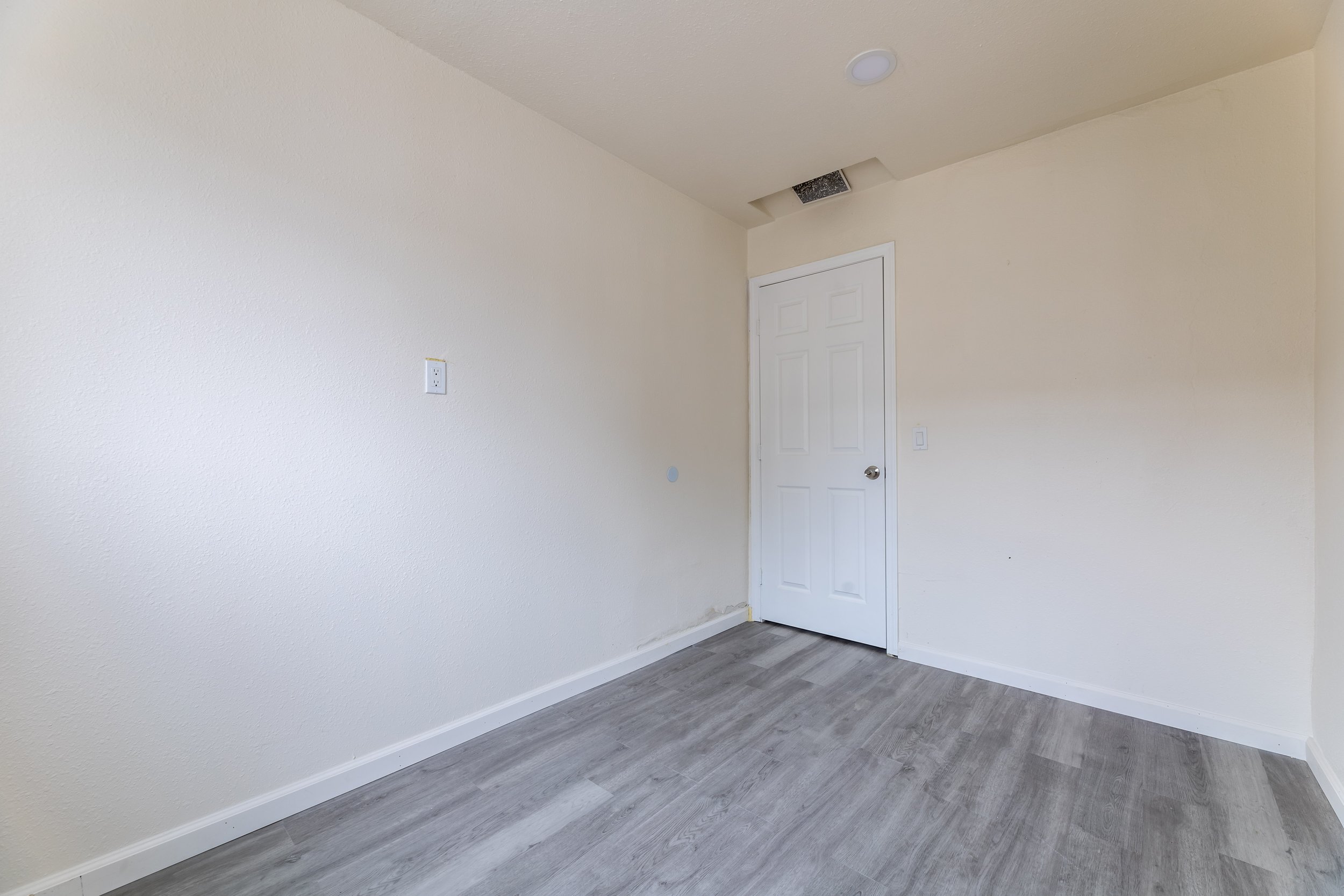 138 W 82nd (resized) -  (12).jpg