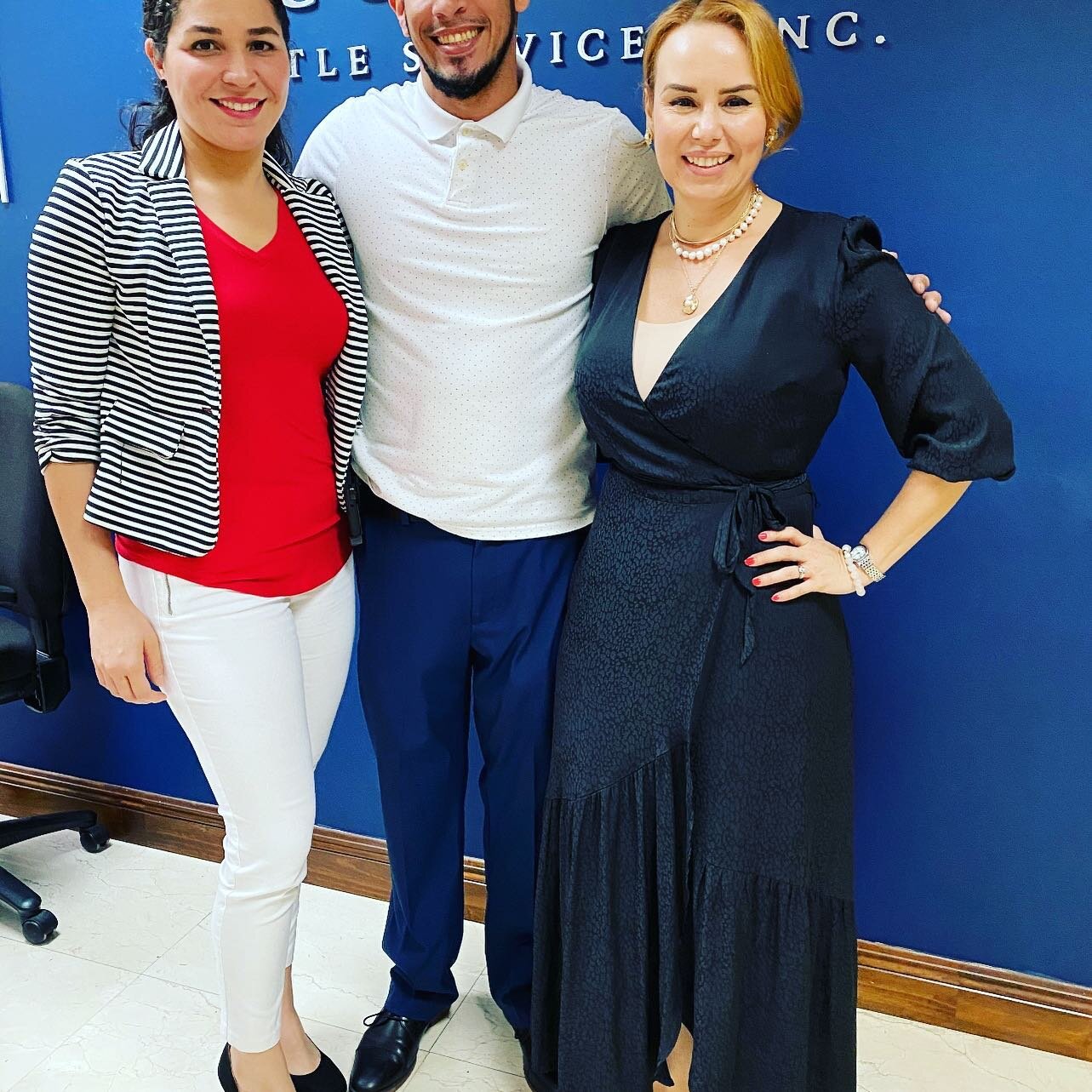 Happy Friday! 😀 Congratulations to another happy couple on their home purchase! 🏚🗝👏👏 Thank you @linamarealtor for trusting us with your clients, and for your professionalism. You are one of the best in town. 💯💯 #realestate #closings #firsthome
