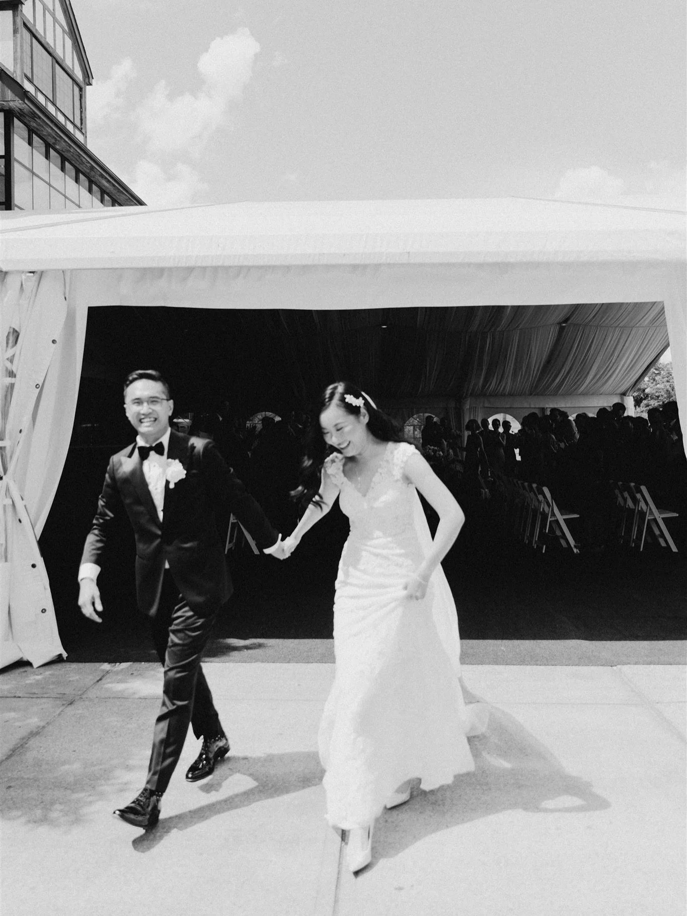 This wedding was full of details and vibes. Scroll through to see how the day actually felt, not just how it looked🖤🤍