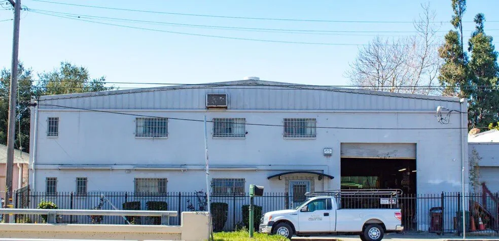10215-San-Leandro-St-Oakland-CA-Building-Photo-1-Large.jpg