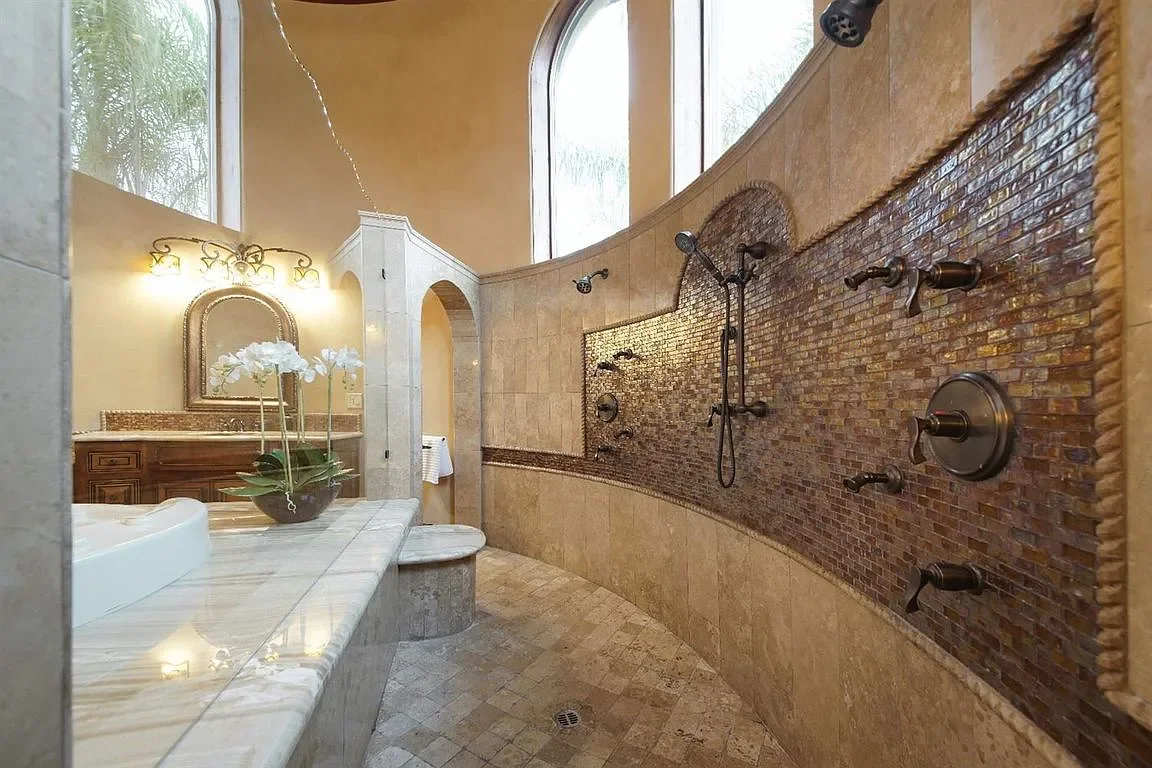 c0a5756bc3e90a3d22119d96f9fac545-uncropped_scaled_within_1536_1152 (1).webp