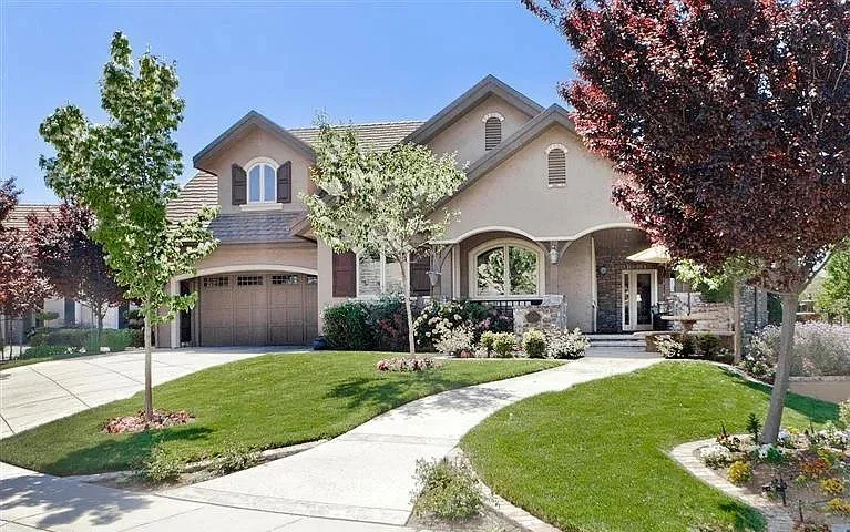 726 Meadowood Drive, Woodland, CA