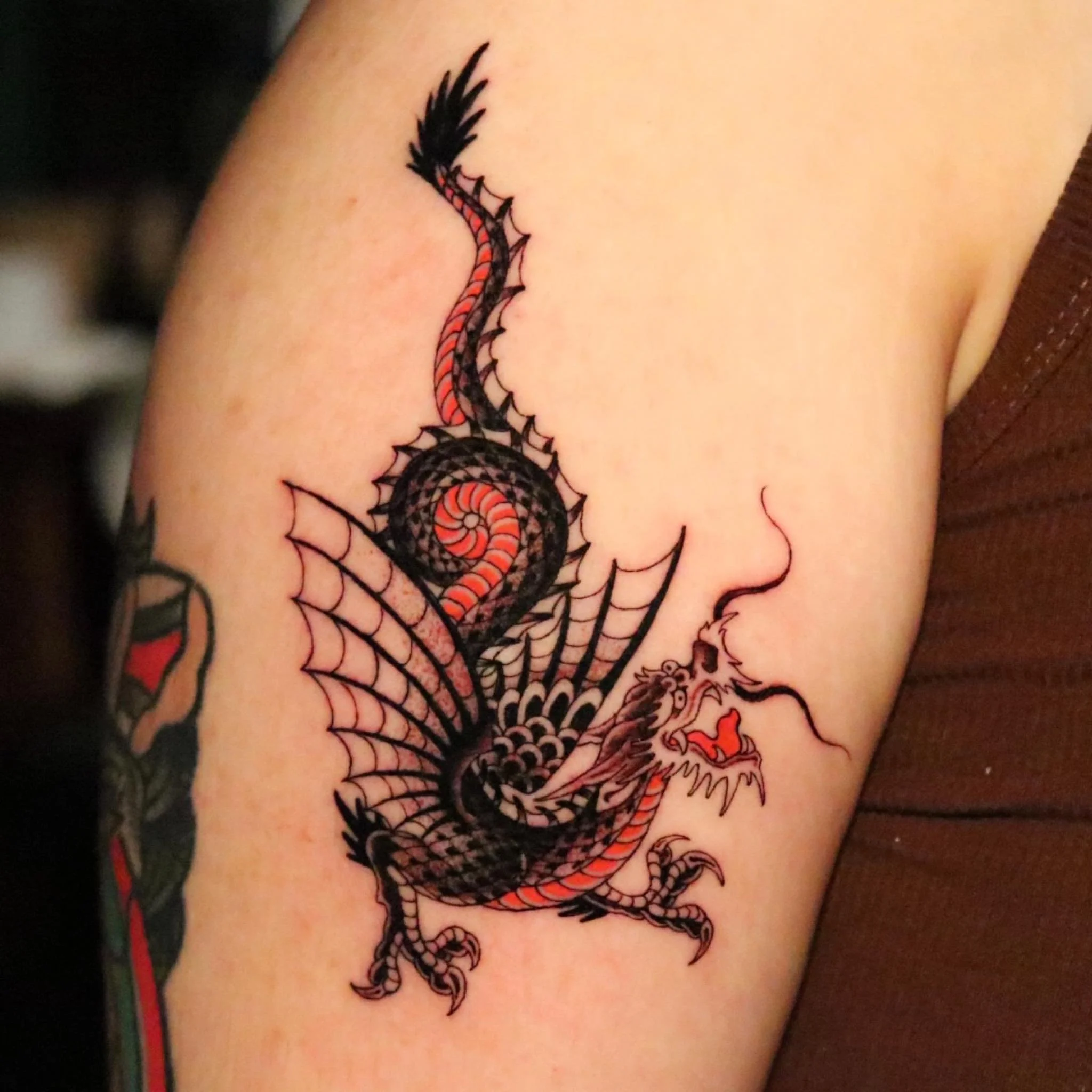 Floating west dragon, no filters or faff. Thank you Dominique 🖤 

More like this 🐉 oliviatattoo.com/book 💌
Booking December ❄️

#sandiegotattooartist #sandiegotattoo #sandiegotattooer #dragontattoo #sandiegoartist #pointloma