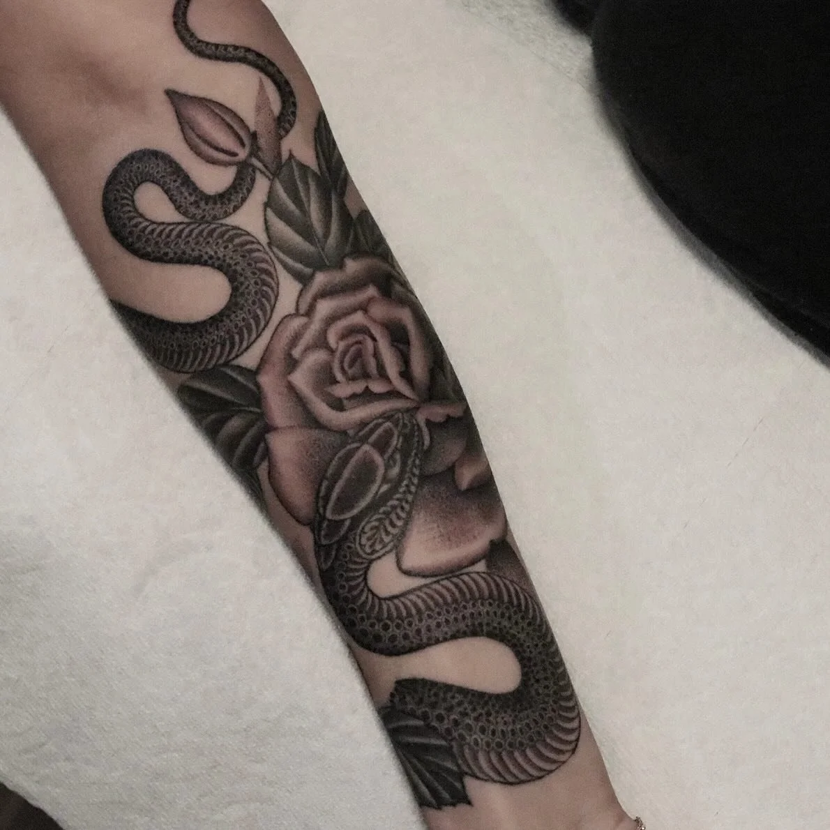 Snake and rose tattoo for Eileen 💗 

#sandiegotattooartist #sandiegotattoo #sandiegotattooer #snaketattoo #rosetattoo