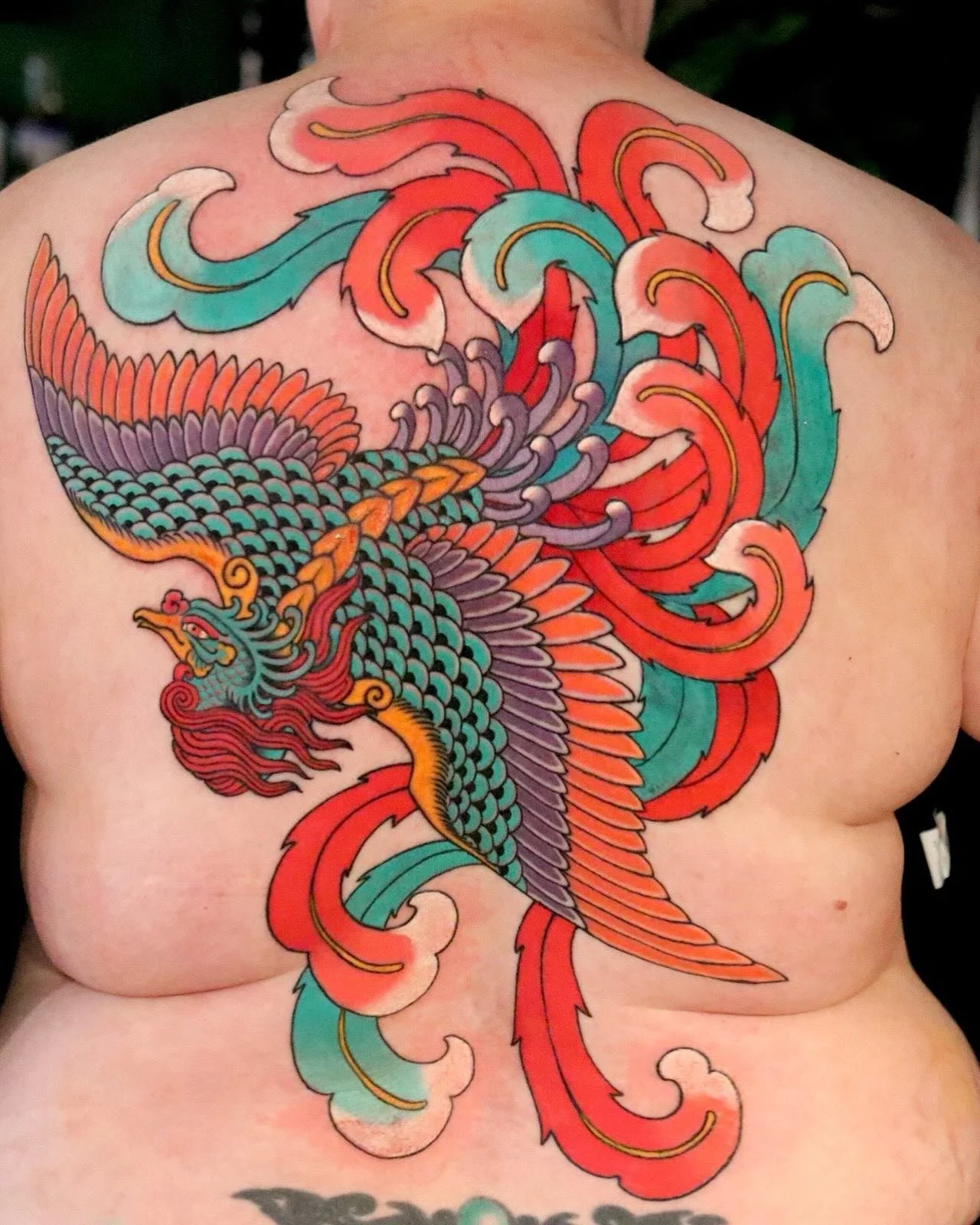 ✨rising from the ashes✨ 
🐦&zwj;🔥phoenix back tattoo for Bridget, thank you so much! Mostly healed, some fresh patches 💞

#phoenixtattoo #sandiegotattooartist #sandiegotattoo #backtattoo #traditionaltattoo