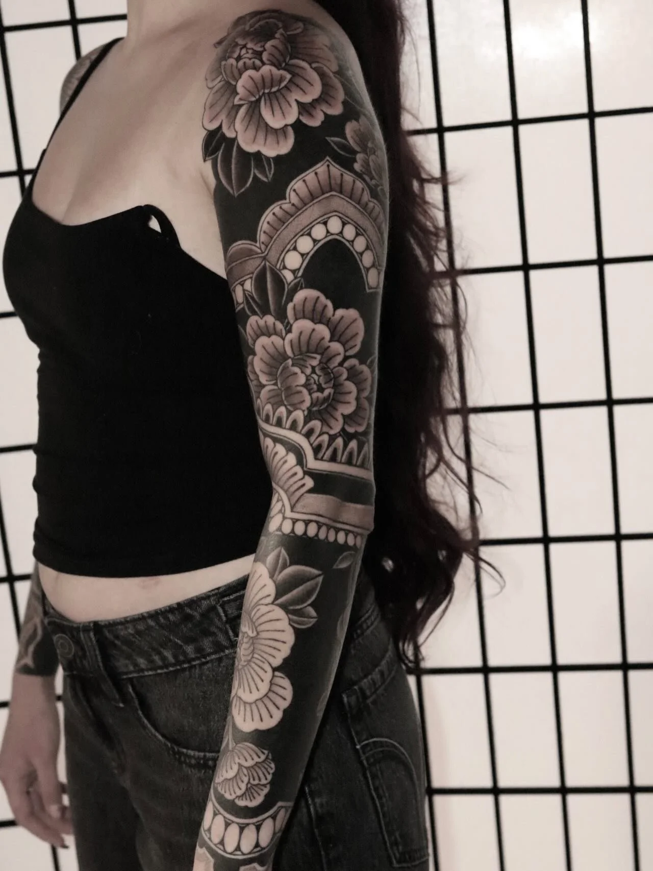 5 cover ups later, Andrea&rsquo;s full sleeve is complete ✅
Cover ups tattoos are always welcome 💝✨ 
Booking July onwards in Point Loma, San Diego 🌞 🍓 

#sandiegotattooartist #sandiegotattoo #blackwork #peonytattoo #ornamentaltattoo