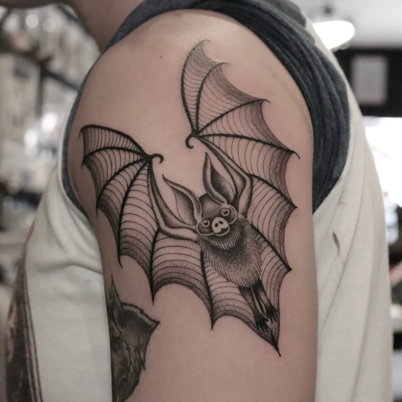 A bat, torso tat, cover up and pretty things 🌹 
💗➡️Oliviatattoo.com/book⬅️💗
Made in Point Loma, San Diego 🌞

#sandiegotattooartist #sandiegotattoo #blackworktattoo #finelinetattoo #femaletattooartist