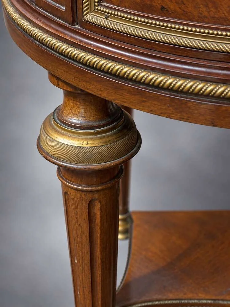 antique-french-oval-cabinet_10271_pic6_size2.jpg