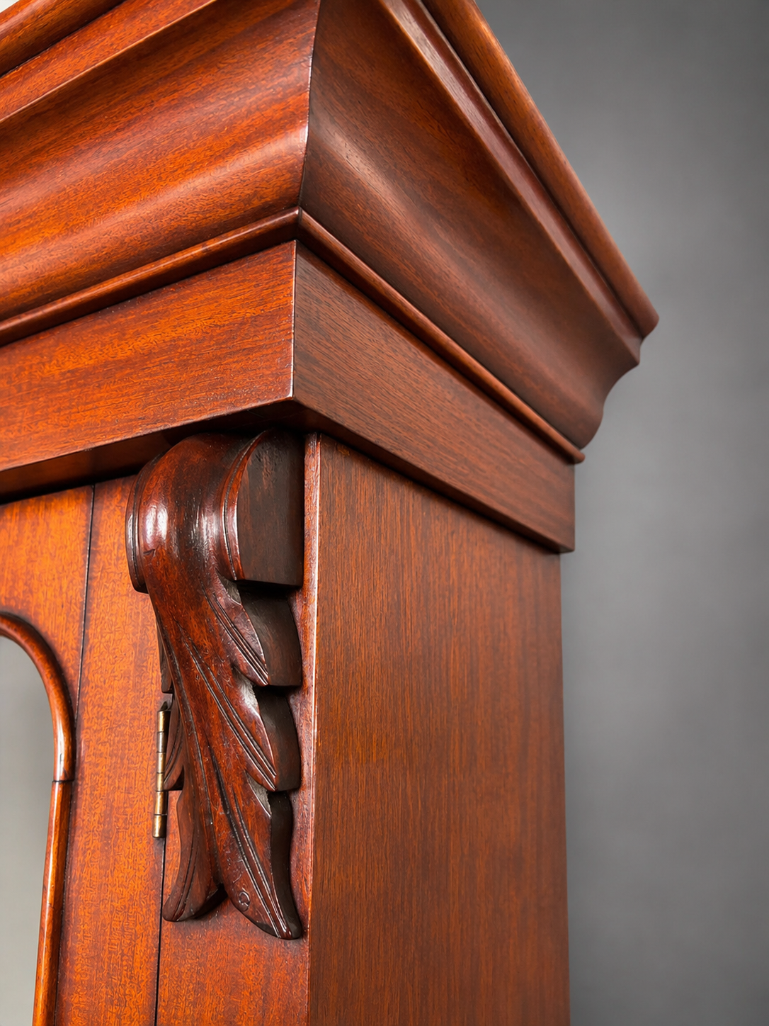 Mahogany Cabinet Corner with Leaf Corbel.png