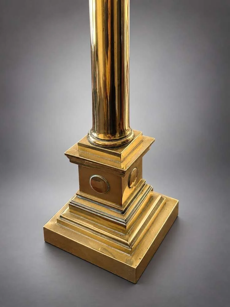 antique-brass-oil-lamp-on-column-stand_10280_pic2_size2.jpg