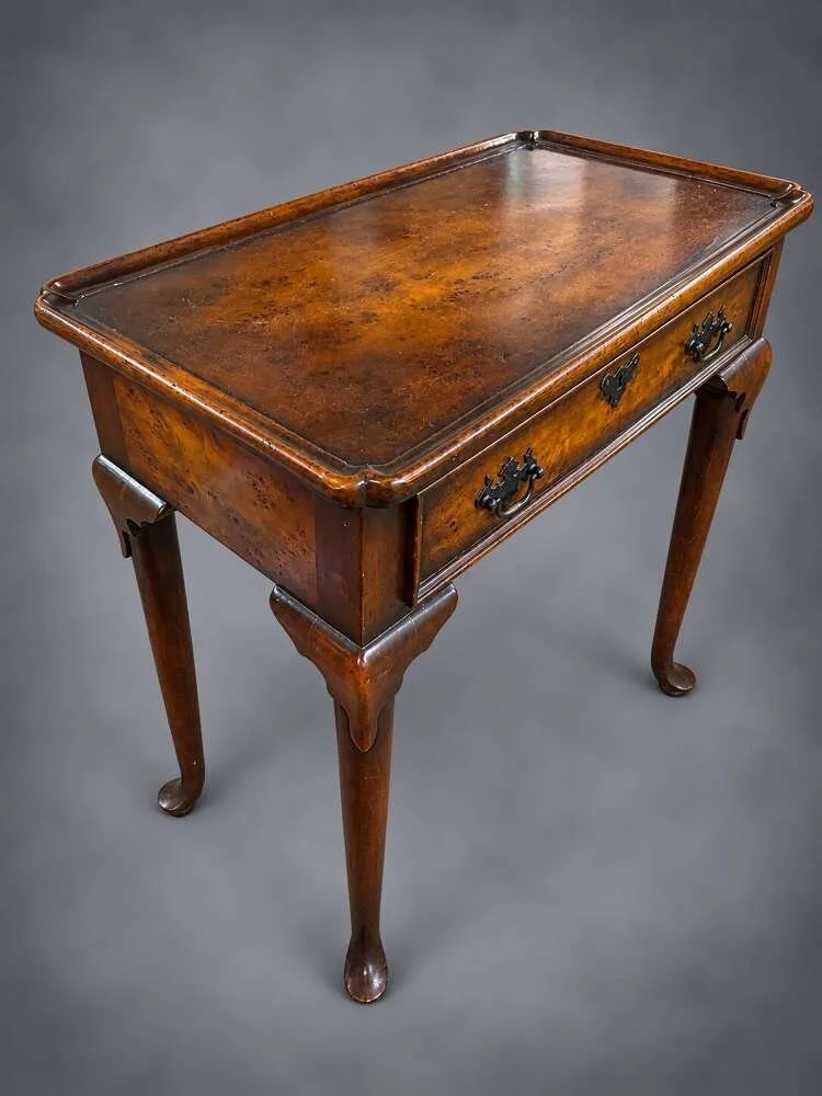 antique-walnut-side-table-with-drawer_10275_pic3_size2.jpg