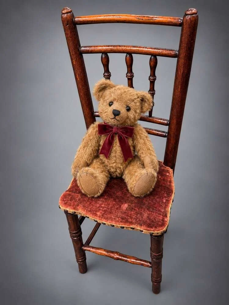 antique-child-s-correction-chair_10273_pic2_size2.jpg