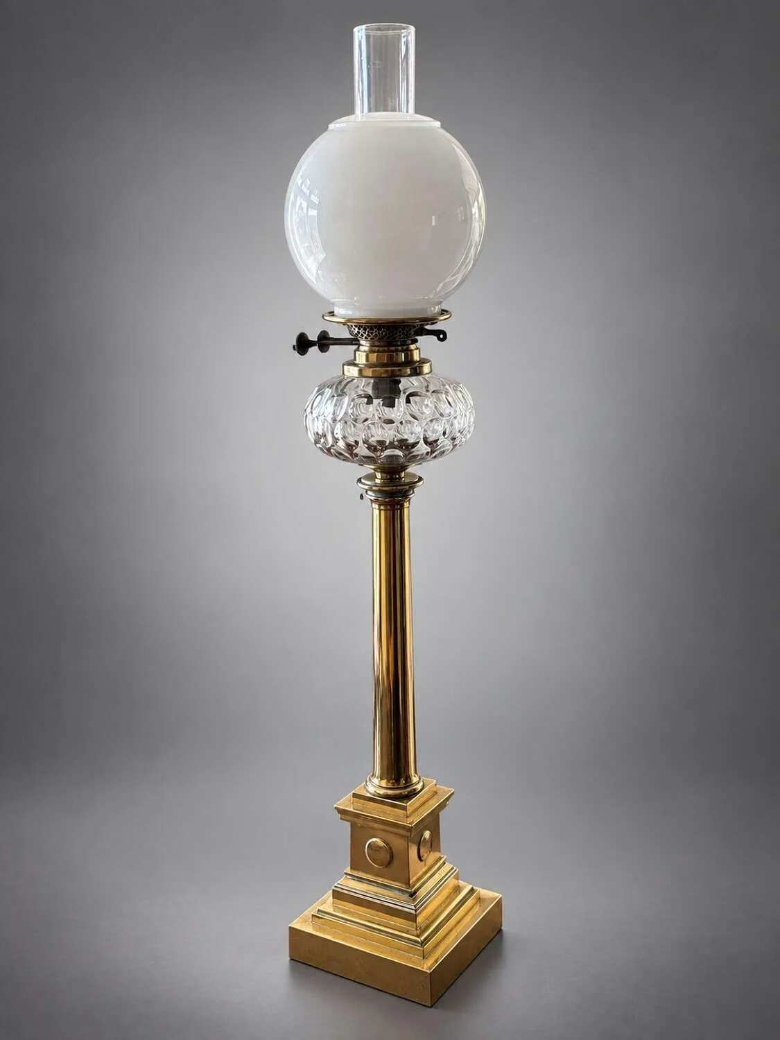 antique-brass-oil-lamp-on-column-stand_10280_main_size3 (1).jpg