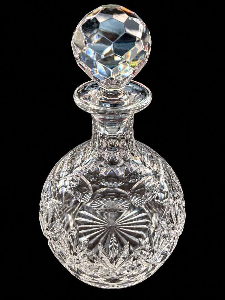 royal-doulton-cut-crystal-decanter_10282_pic4_size2.jpg